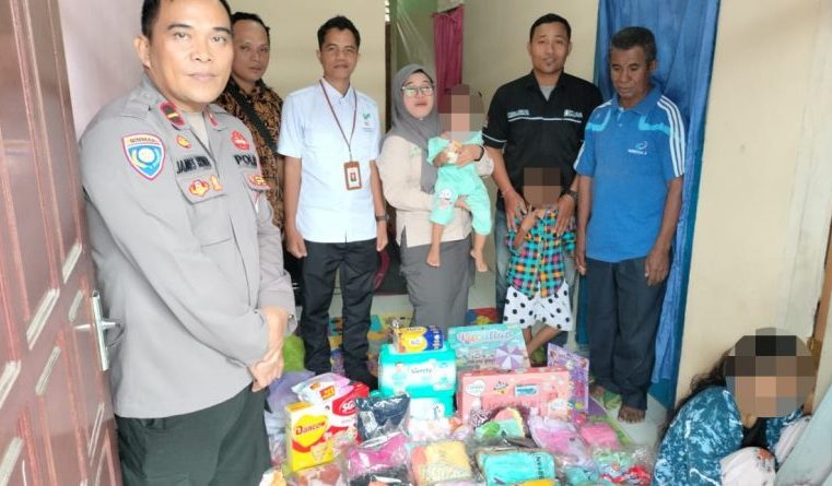 Polsek Luwuk Dampingi Kemensos RI Kunjungi Perempuan RD IRT yang Coba Buang Anaknya ke Laut