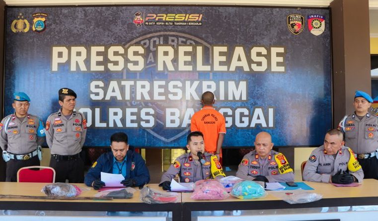 Polisi Press Conference Kasus Perkosaan & Pembunuhan IRT di Balantak Utara