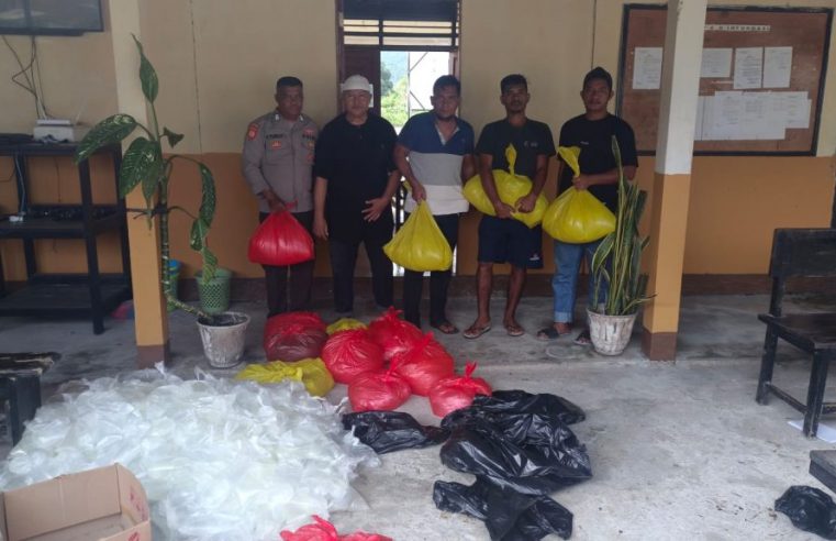 Razia Miras, Polisi Berhasil Mengamankan Miras Jenis Cap Tikus Sebanyak 671 Kantong Di Sebuah Mobil Fortuner