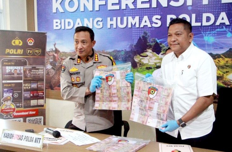 Polda NTT Serahkan Tersangka & Barang Bukti Kasus Tindak Pidana Korupsi Pekerjaan Pembangunan RSP. Boking TTS ke Kejaksaan Tinggi