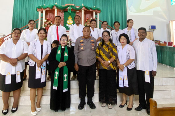 Gelar Program “Minggu Kasih”, Polres Bitung Ajak Jemaat GMIM Ora Et Labora Kelurahan Papusungan Ciptakan Pilkada Aman & Damai