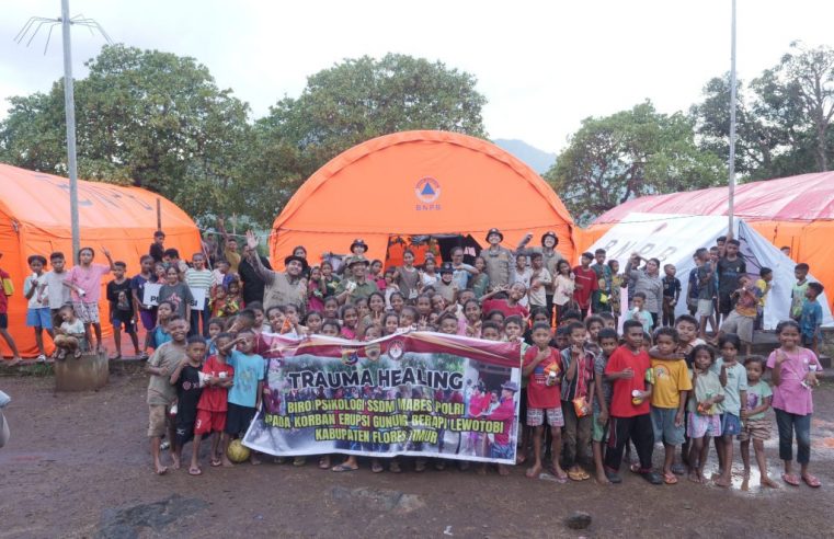 Polri Kirim Tim Pemulihan Trauma Korban Terdampak Dari Erupsi Gunung Lewotobi Laki-laki