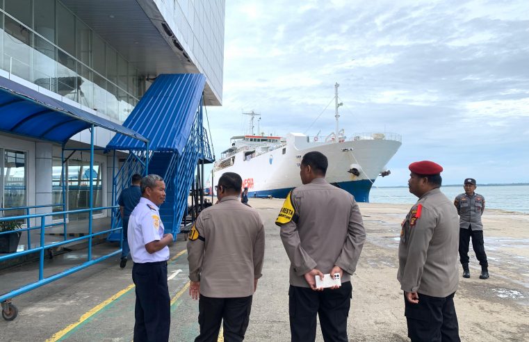 H – 3 Perayaan Hari Raya Natal, Kapolresta Balikpapan Pantau Pintu Masuk Pelabuhan Semayang & Pos PAM