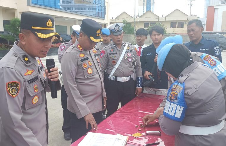 Kapolresta Balikpapan Pimpin Apel Pemeriksaan Senjata Personil Untuk Operasional