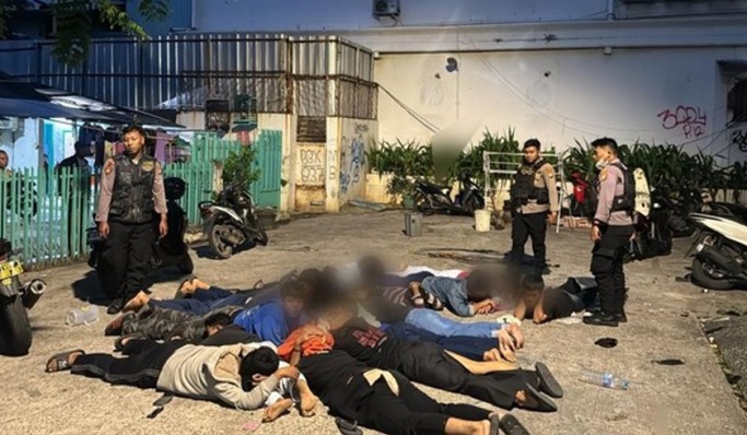 Hendak Lakukan Tawuran, Belasan Remaja Bawa Sajam Berhasil Diamankan Oleh TPPP Jakarta Barat