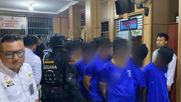 Polda Lampung Amankan Pemindahan 21 Narapidana Narkotika dari Lapas Way Hui Menuju Lapas Nusakambangan
