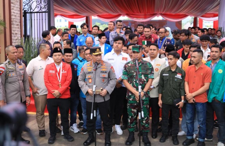 Kapolri & Panglima TNI Buka Kegiatan Baksos Presisi : Pastikan Kebutuhan Pokok Terjaga Selama Bulan Ramadan