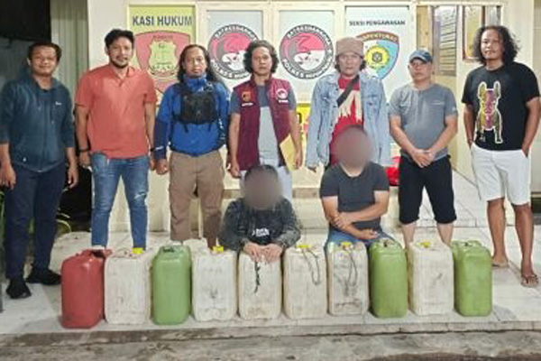 Personil Polres Kotamobagu Gagalkan Pengiriman Ratusan Liter Cap Tikus