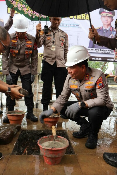 Dukung Program MBG, Kapolda Irjen Roycke Letakkan Batu Pertama Pembangunan SPPG Polda Sulu
