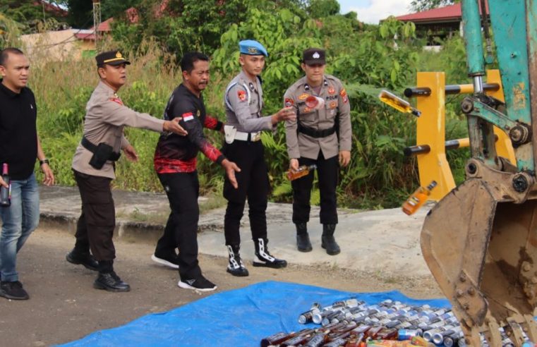 Polres Malinau Musnahkan Ratusan Botol Miras 8 7 Drum Miras Oplosan, Wujudkan Malinau Aman dan Kondusif