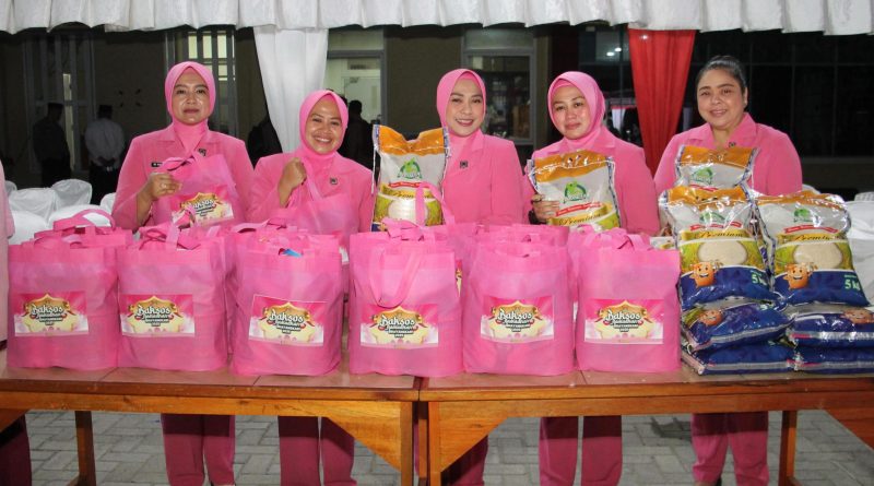 Bhayangkari Sulteng Gelar Bazar Ramadhan & Bakti Sosial Serentak, Bagikan Ribuan