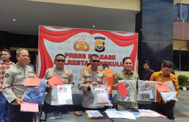 Polresta Bengkulu Sita Barang Bukti Uang Kasus Penipuan PKL Mahasiswa