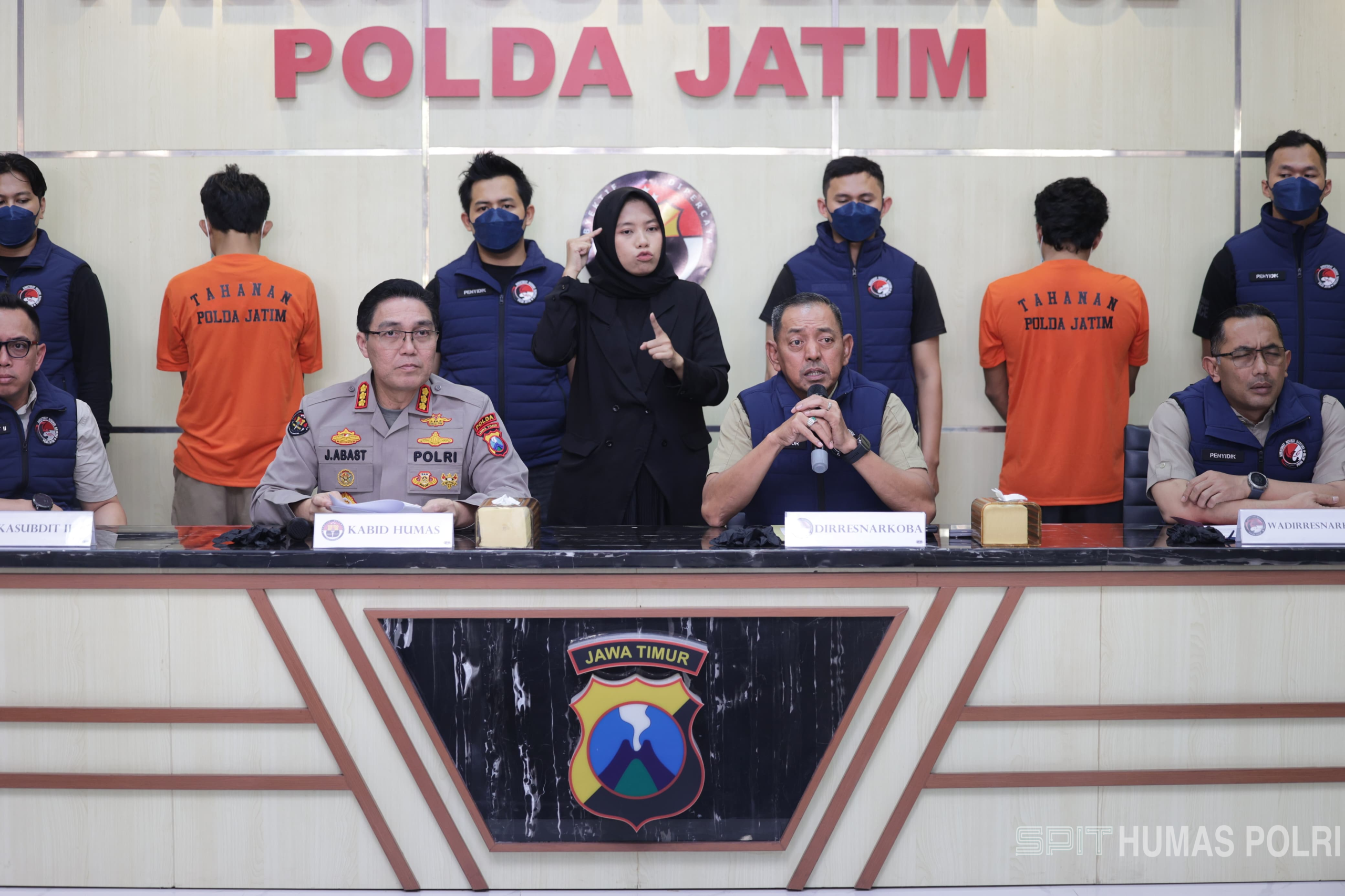 Polda Jatim Berhasil Ungkap Jaringan Narkoba Internasional BB 21 Kg Sabu-sabu Senilai 22 Milyar Disita