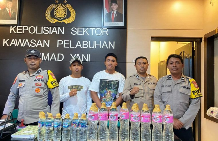 Personil Polsek Pelabuhan Ahmad Yani Ternate Amankan Miras Cap Tikus di KM. Permata Bunda