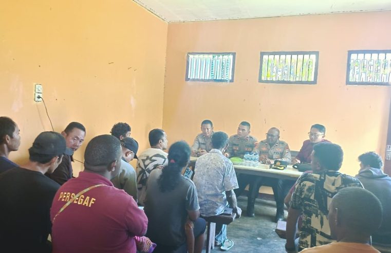 Kapolres Pegunungan Arfak Tatap Muka dengan Keluarga Korban Tanah Longsor Suku Timor & Talaud