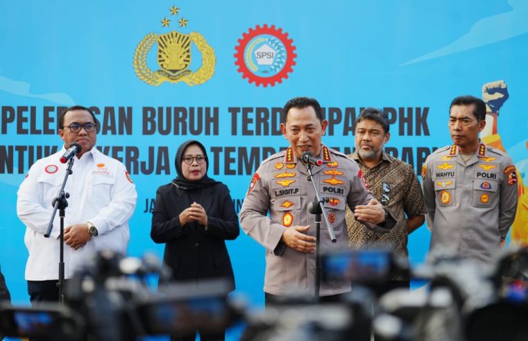 IndustrialKapolri Lepas 700 Buruh Terdampak PHK Untuk Kembali Bekerja, Adalah Wujud Kolaborasi Selesaikan Permasalahan Industrial