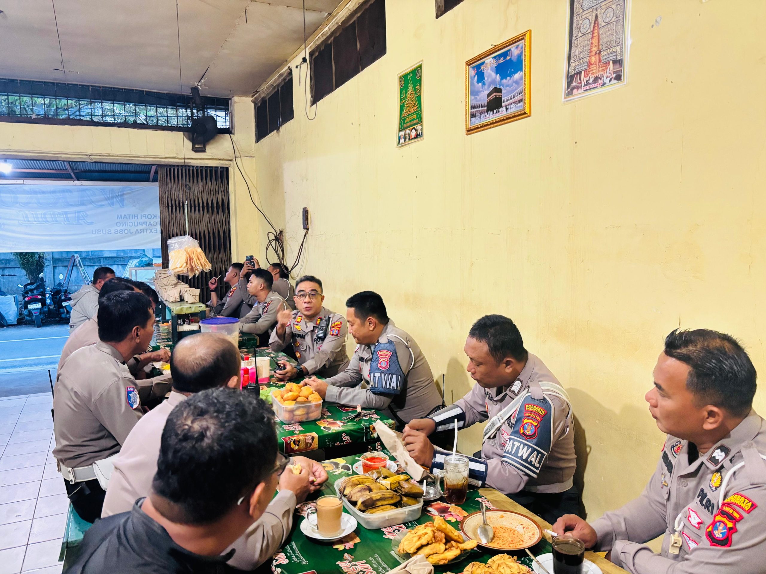 Warung Jadi Wadah Brainstorming, Kasat Lantas Balikpapan Bangun Semangat Personel