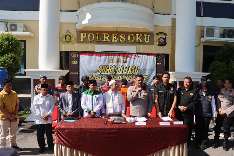 FJ (40) Oknum Guru Salah Satu Pesantren Di Kabupaten Oku Tega Setubuhi Sastriwatinya
