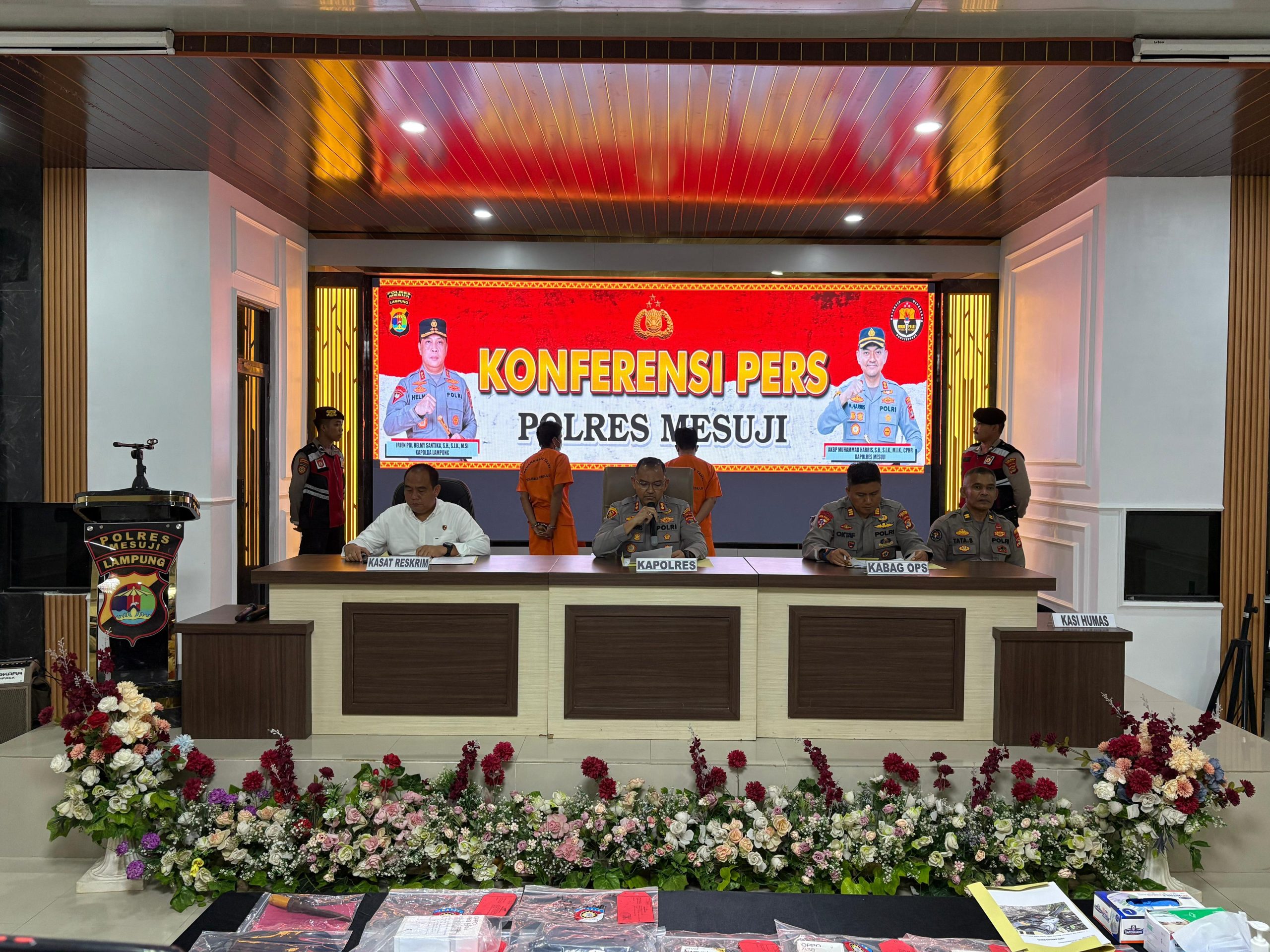 Polres Mesuji Gelar Konferensi Pers Ungkap Kasus Curat dan Penganiayaan Berat