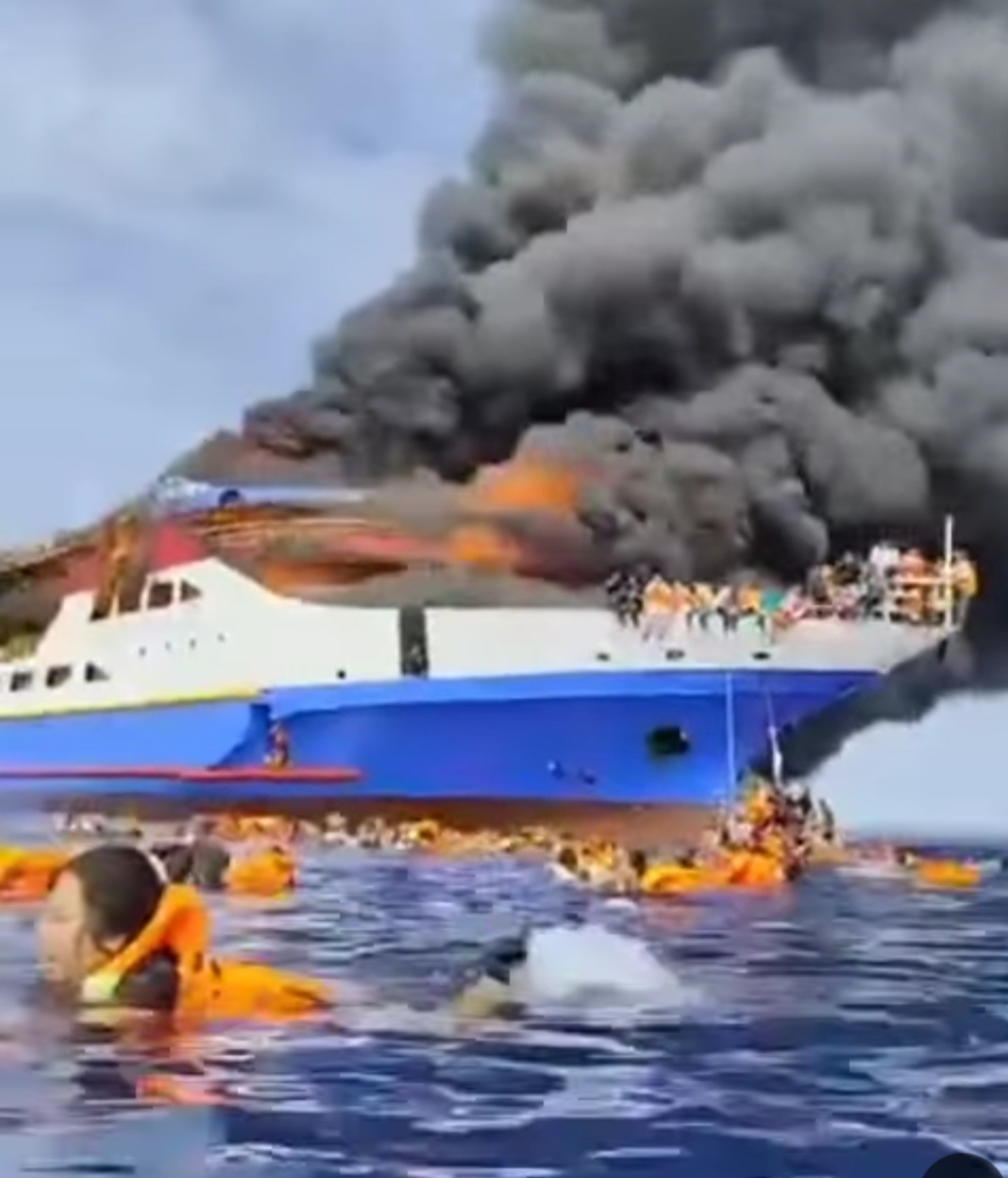 KM Barcelona V A Membawa 280 Penumpang Dari Talaud Tujuan Manado Terbakar di Depan Pulau Talise
