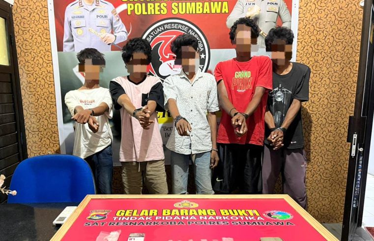 Satres Narkoba Polres Sumbawa Tangkap 5 Pengguna & Pengedar Sabu Saat Gerebek Rumah di Plampang