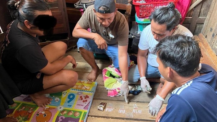 Personil Polres Dompu Ungkap Pesta Narkoba di Rumah Pribadi, 18 Klip Sabu Disita