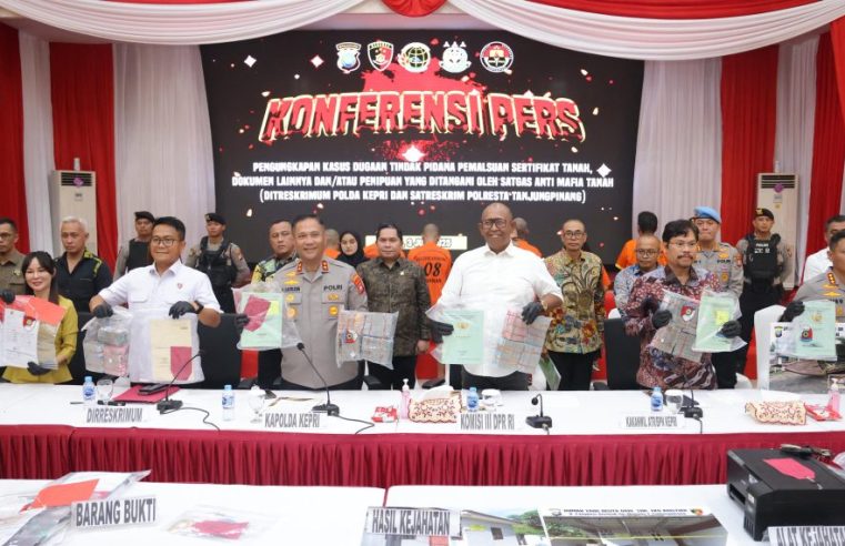 Konferensi Pers Ungkap Kasus Mafia Tanah, Polda Kepri dan Polresta Tanjungpinang Bersinergi