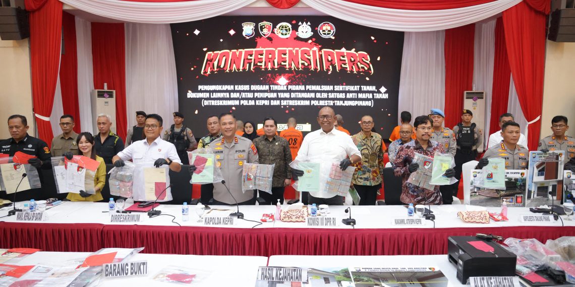 Konferensi Pers Ungkap Kasus Mafia Tanah, Polda Kepri dan Polresta Tanjungpinang Bersinergi