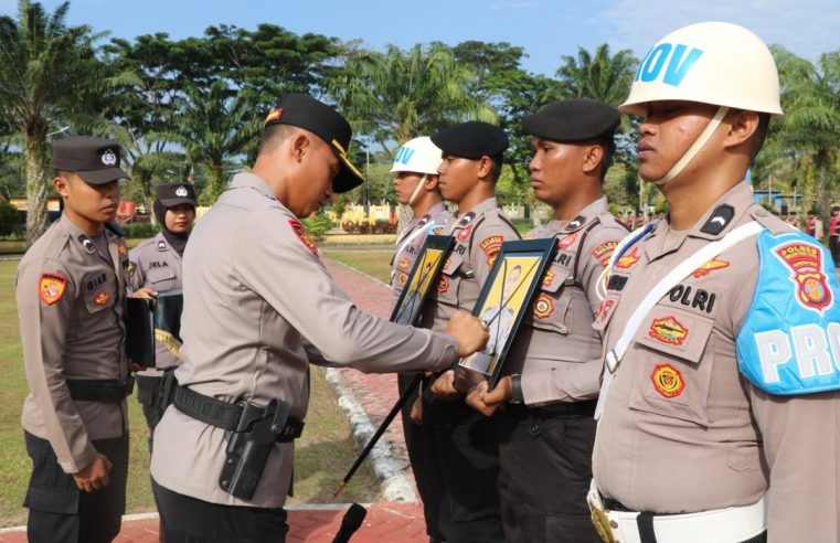 Polres Penajam Paser Utara Gelar Upacara PTDH Terhadap Dua Anggota