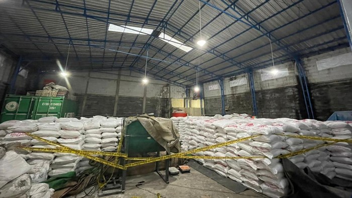 Polda Jateng Bongkar Praktik Gula Oplosan Tak SNI di Wajah Banyumas