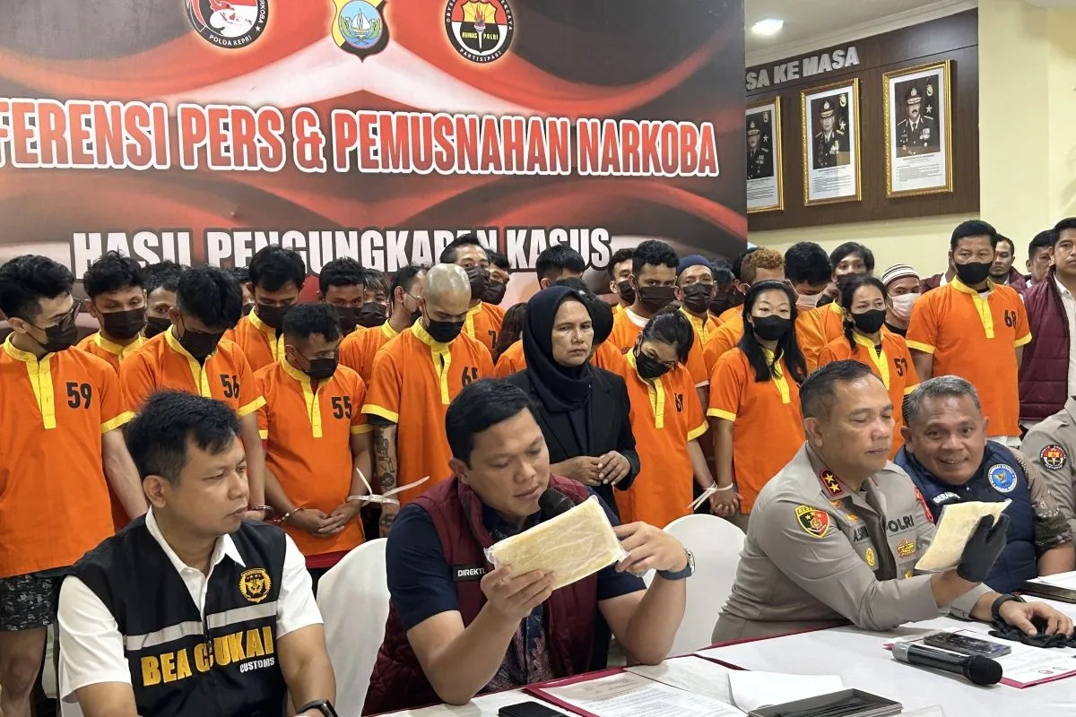 Polda Kepri Gagalkan Pengiriman 5,7 KG MDMB-4en-Pinaca Dari Malaysia