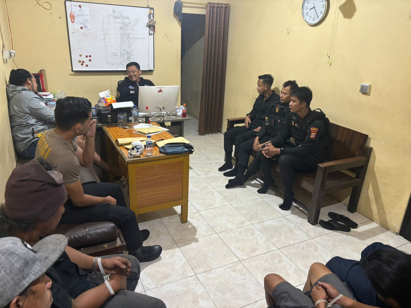 Operasi Kilat! Patroli Presisi Bongkar Transaksi Sabu di Gunung Bugis, Empat Pria Ditahan