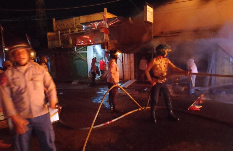 Kebakaran Hebat Melanda Puluhan Kios di Pasar Ngrimase di Kepulauan Tanimbar
