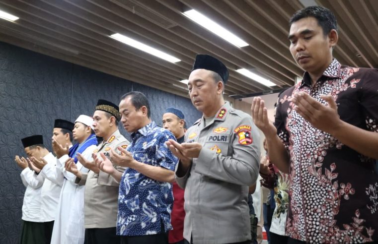 Polri Gelar Shalat Gaib untuk Mendoakan Almarhum Afan Kurniawan Driver Ojol yang Tewas Tertabrak Rantis Brimob