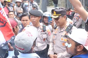 Polresta Kendari Berhasil Amankan Aksi Unjuk Rasa dengan Pengawalan Ketat namun Humanis