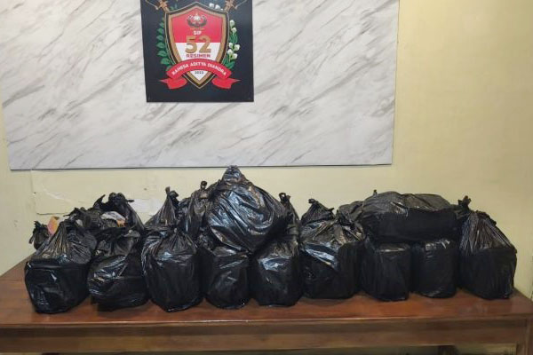 Operasi Gabungan di Pelabuhan Manado Berhasil Amankan Ratusan Liter Minuman Keras Ilegal