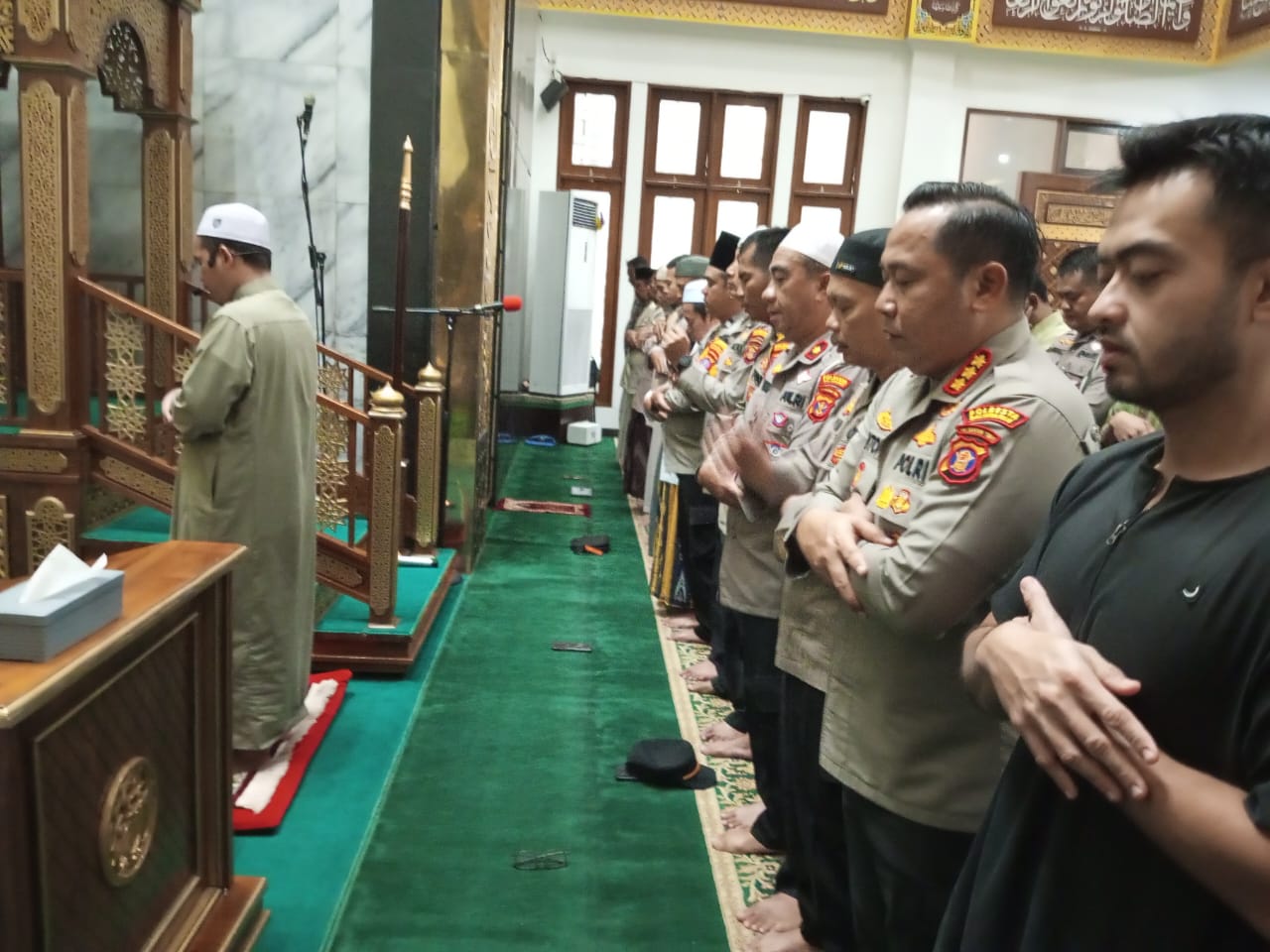 Sholat Subuh Berjamaah di Polresta Balikpapan, Upaya Meningkatkan Keimanan dan Profesionalisme Personil