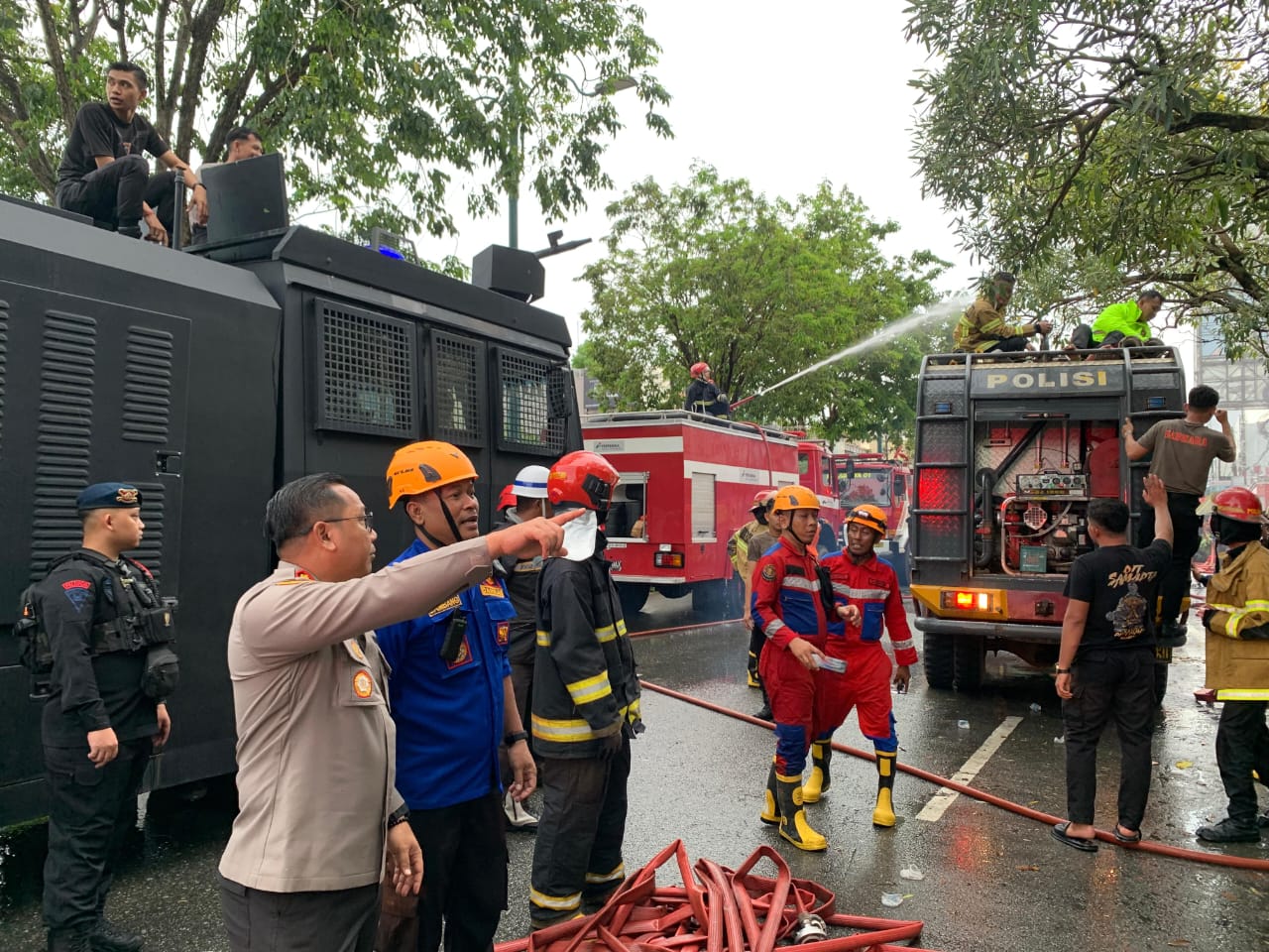 Api Menghanguskan 2 Ruko dan 1 Rumah di Jalan Jend Sudirman Balikpapan