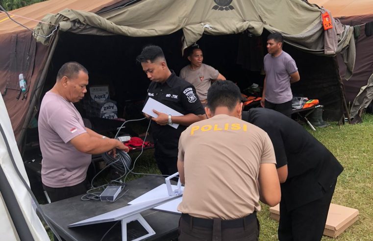 Terobos Medan Sulit, Polri Pasang Starlink Gratis untuk Menghubungkan Harapan Warga Terdampak Banjir-Longsor
