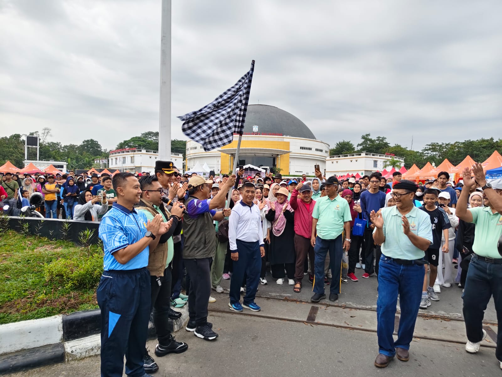 Jalan Santai Gebyar Pandowo Berjalan Lancar, Wawali Ajak Masyarakat Hidup Sehat