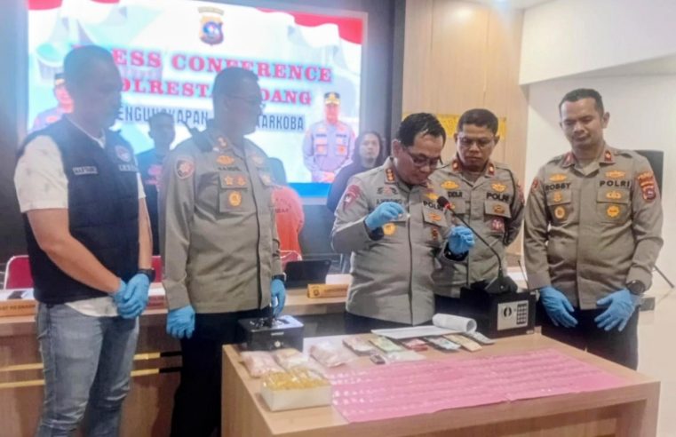 211 Paket Sabu Diamankan, Wanita Berinisial C Ditangkap Polisi di Kota Padang
