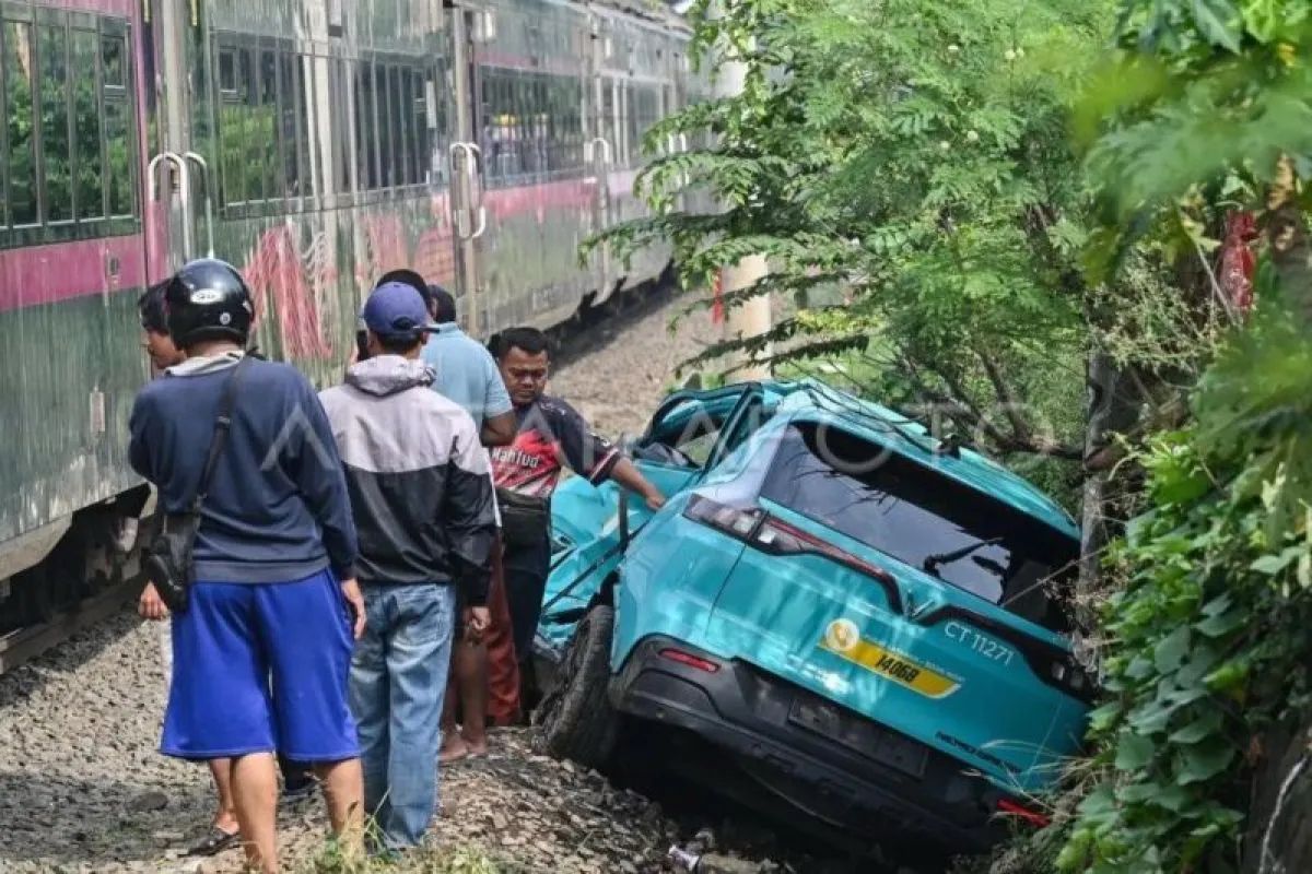 Analisis Kecelakaan Taksi, KRL, dan Kereta Api di Bekasi Masih Berlangsung