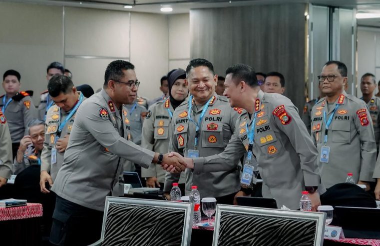 Kabid Humas Polri Irjen Pol Johnny Eddizon Isir Tekankan Pentingnya Informasi Valid dalam Rakernis Tahun Anggaran 2026