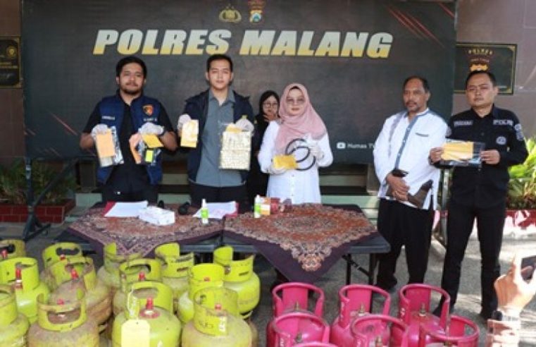 Rugikan Negara, Tiga Orang Ditangkap Gegara Isi Ulang LPG 3 Kg ke Tabung 12 Kg