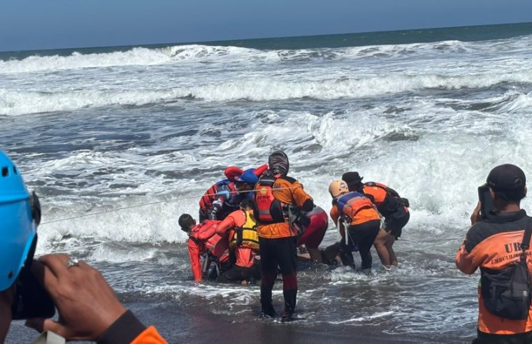 Perahu Terbalik di Pantai Baru Bantu, Satu Nelayan Meninggal Dunia Ditemukan Tim SAR