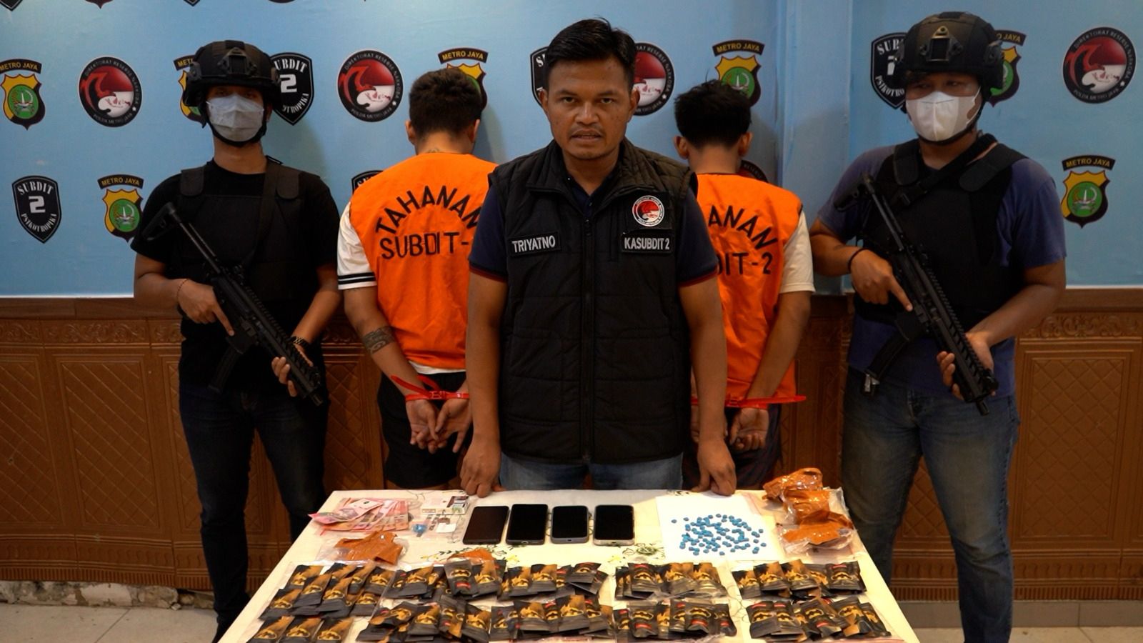 Dua Pelaku Peredaran Narkotika Ditangkap, Barang Haram Disembunyikan dalam Kemasan Beras