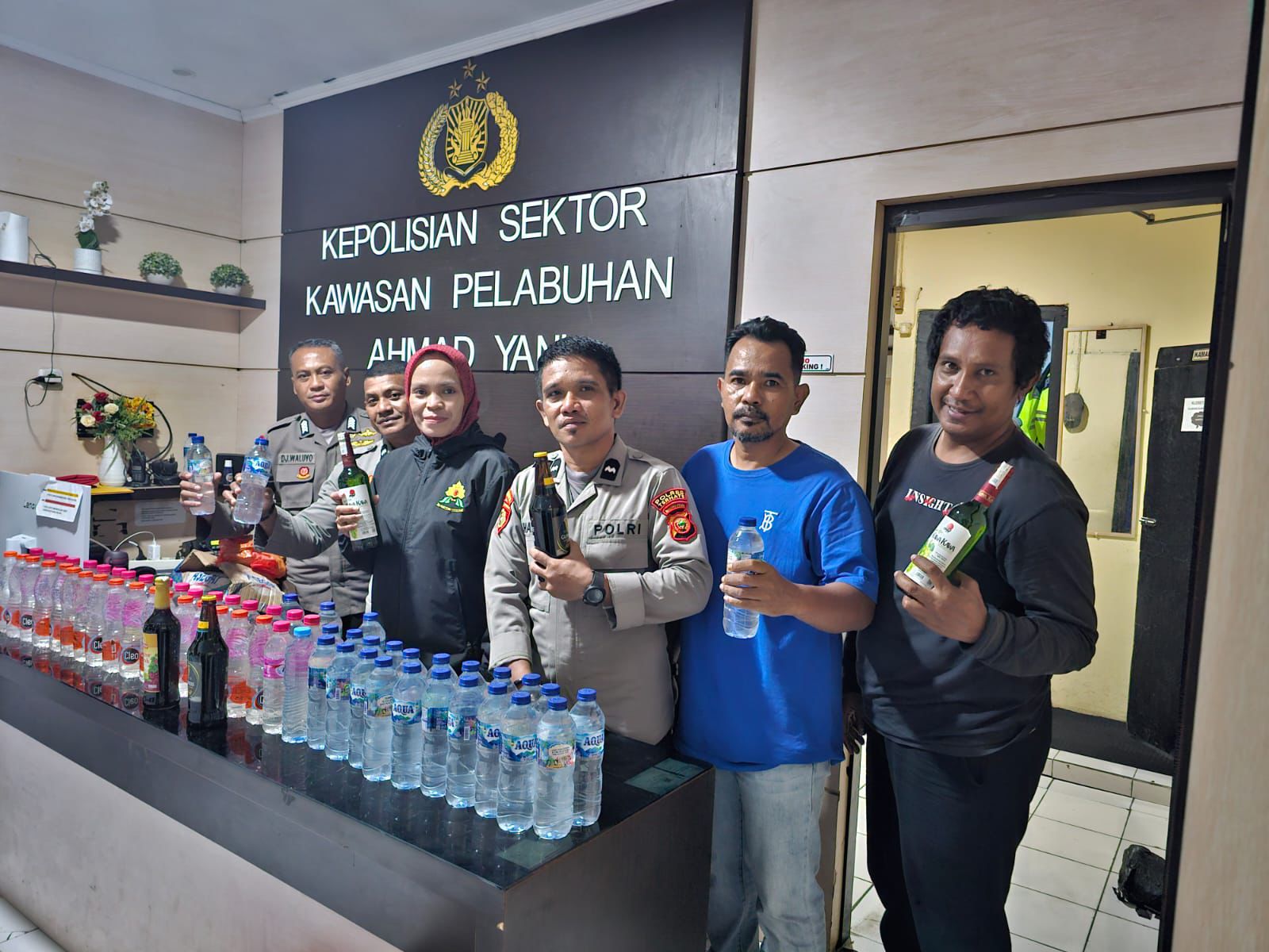 Cegah Peredaran Miras Ilegal, Polres Ternate Perketat Pengawasan di Pelabuhan