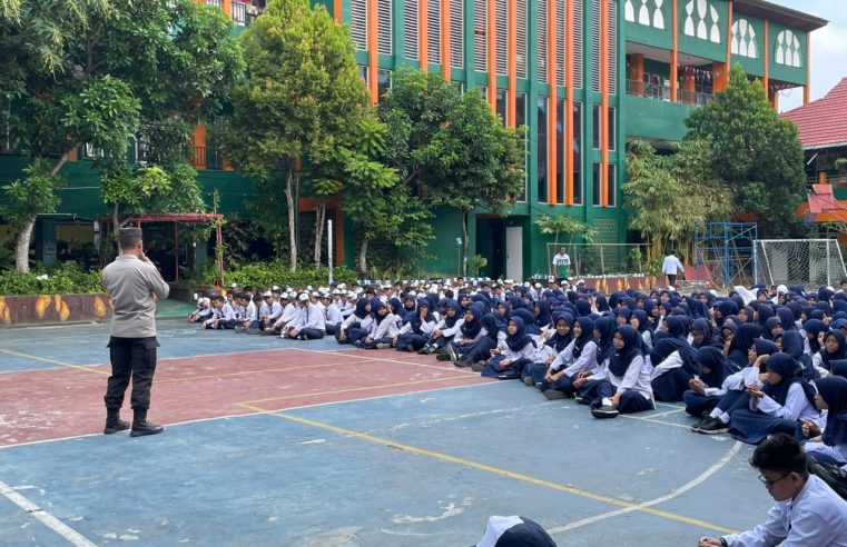 Cegah Kenakalan Remaja, Polsek Balikpapan Utara Sosialisasi di MTsN 1 Balikpapan