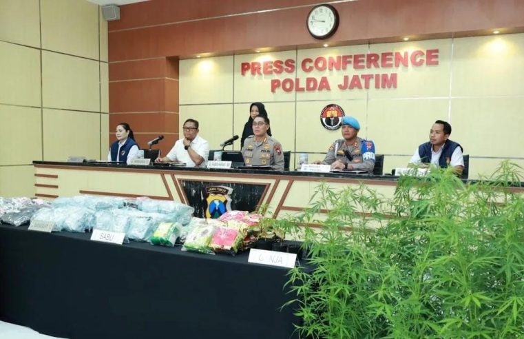 Tiga Bulan Penuh Prestasi, Polda Jatim Tangkap 2.382 Pengedar Narkoba dan Amankan Barang Bukti Melimpah