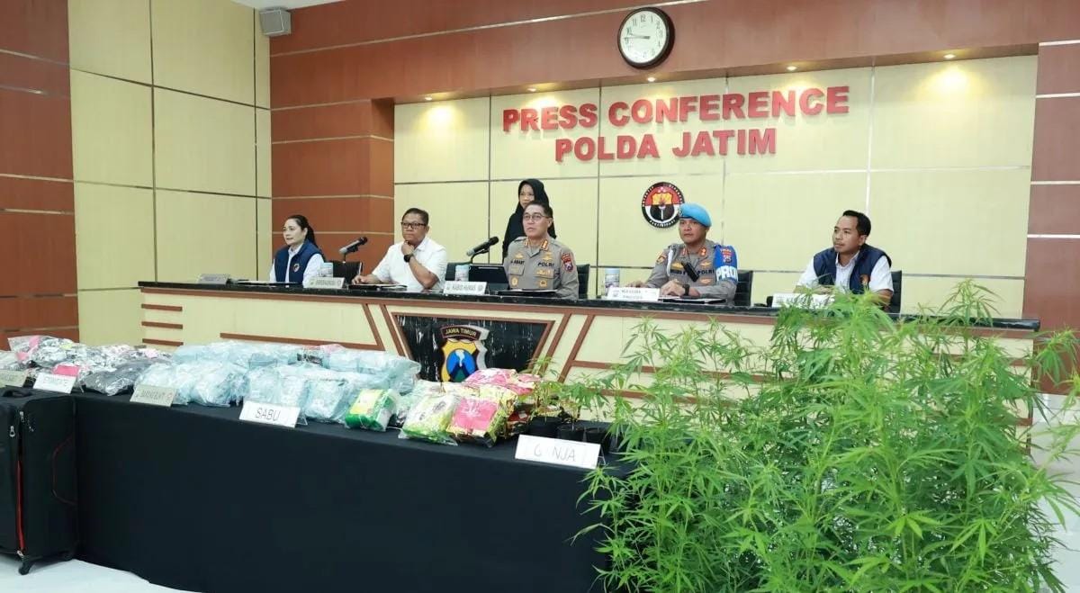 Tiga Bulan Penuh Prestasi, Polda Jatim Tangkap 2.382 Pengedar Narkoba dan Amankan Barang Bukti Melimpah